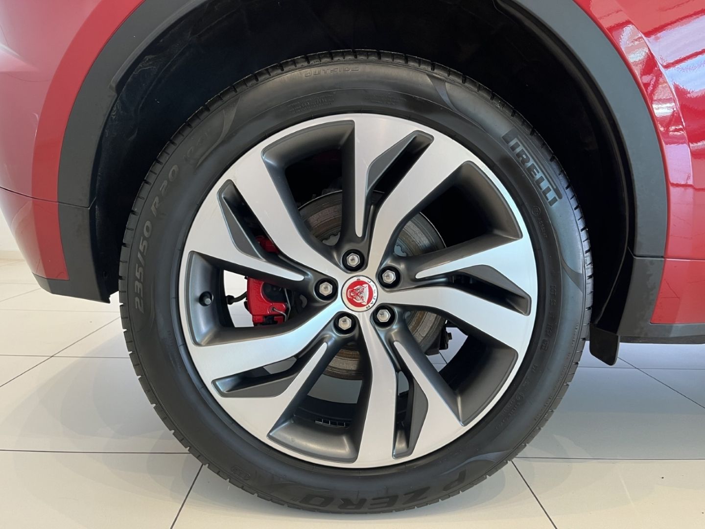 Fahrzeugabbildung Jaguar E-Pace P300e R-Dynamic HSE Plug-In Hybrid HUD  P