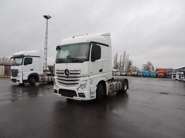 Mercedes-Benz 1845 actros