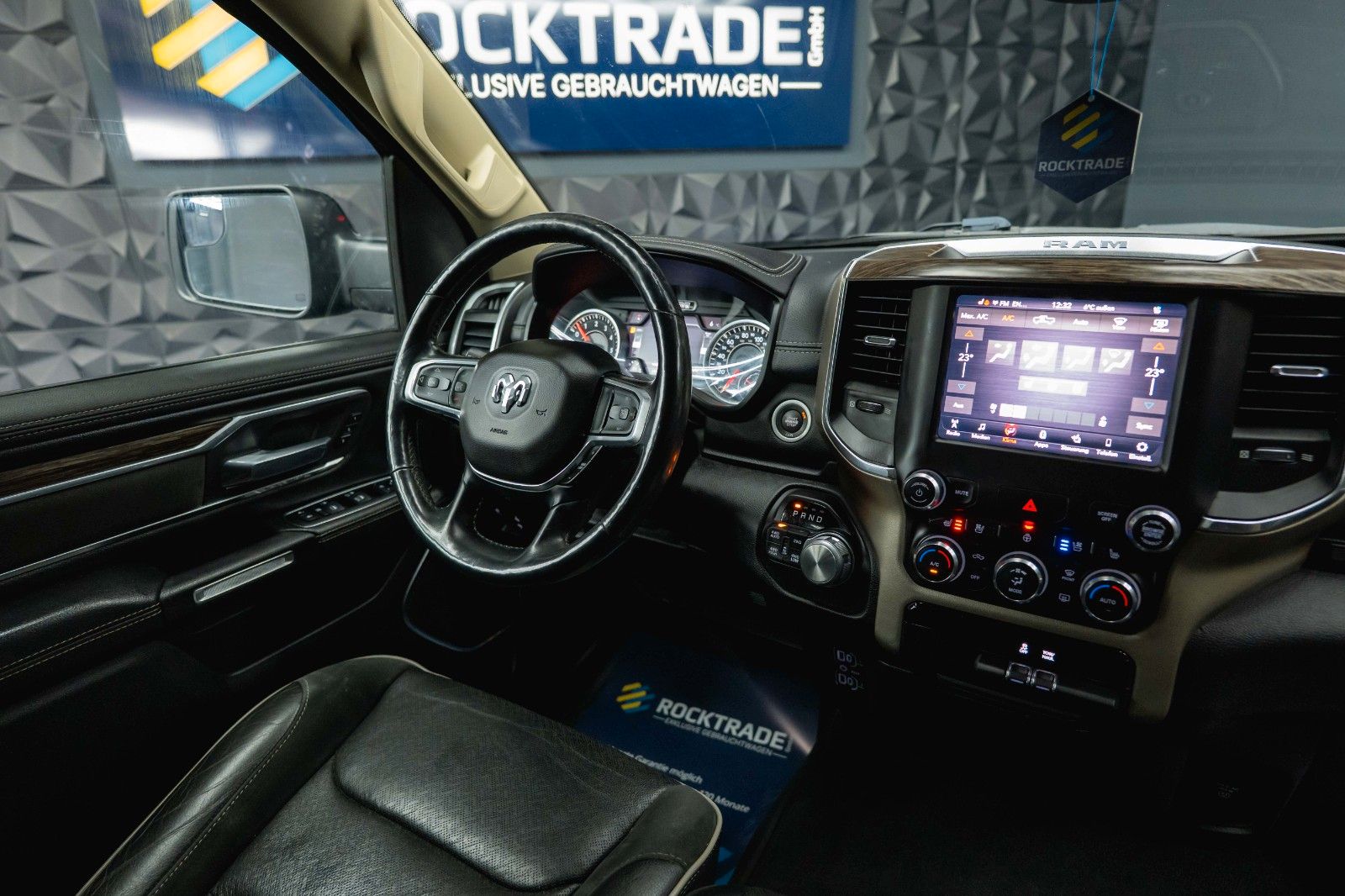 Fahrzeugabbildung Dodge RAM 5.7 V8 HEMI 4x4 LARAMIE Offroad Night LED