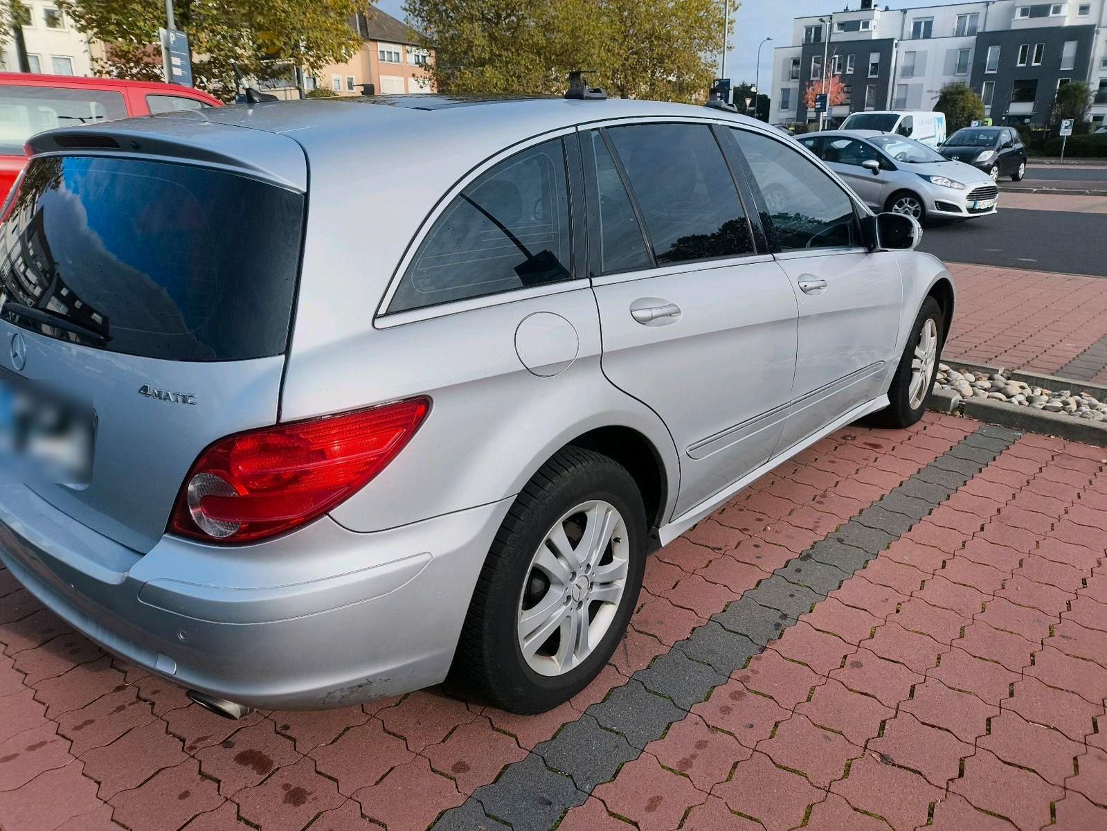 Mercedes-Benz R500 2007 — engine 306 HP (225kW)