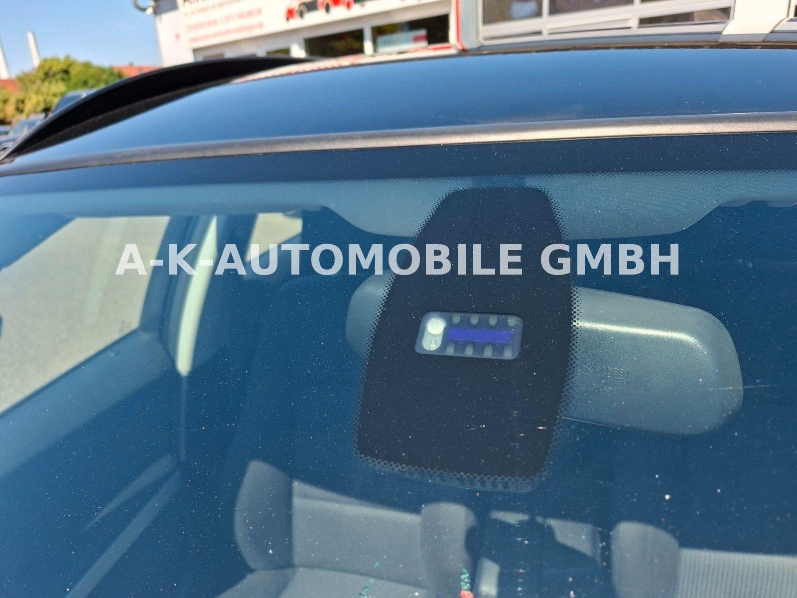 BMW 320 2012 — photo 29