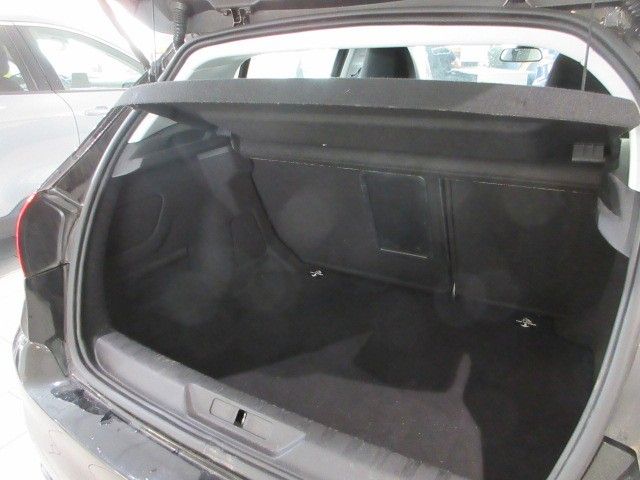 Fahrzeugabbildung Peugeot 308 Active 1.2T NAVI/LED/PDC/TEMPOMAT