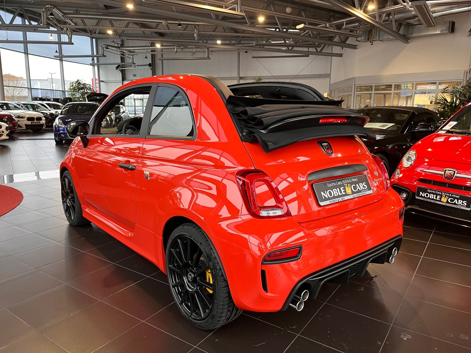 Fahrzeugabbildung Abarth 695C Competizione BEATS NAV CARPLAY