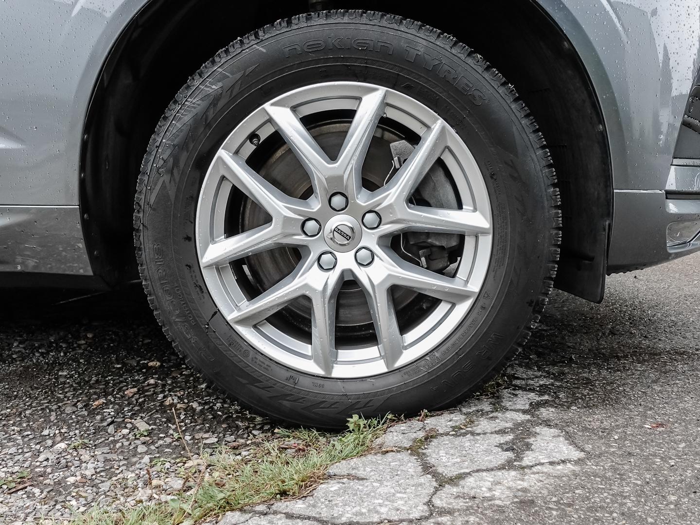Volvo XC60 Momentum Pro 2WD B4 Benzin EU6d Navi Leder 