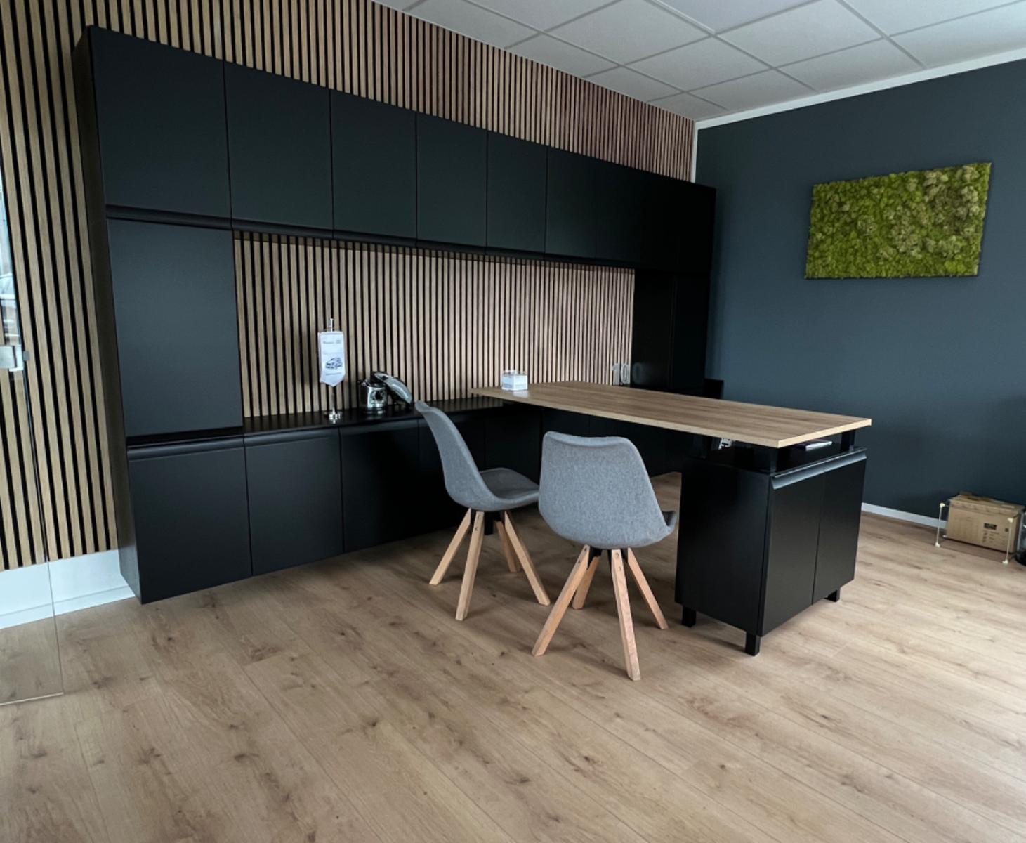 showroom-image-top