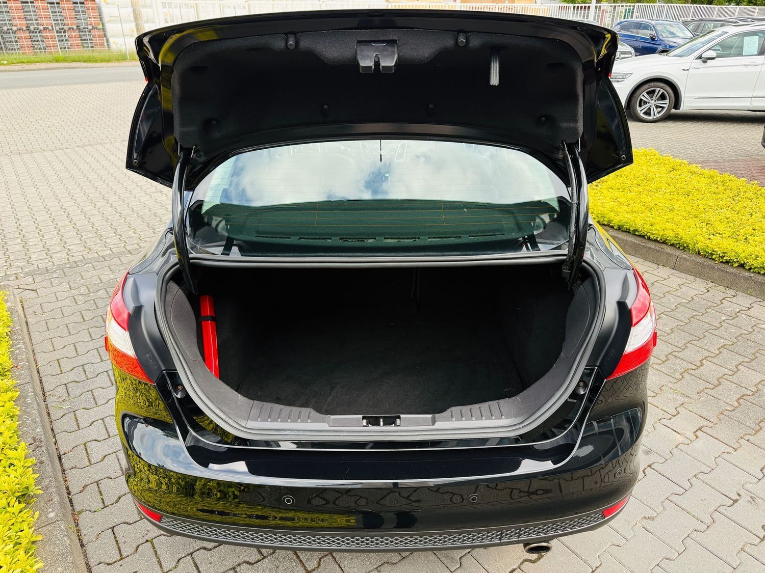 Fahrzeugabbildung Ford Focus 2,0 TDCi, TITANIUM, Automatik, Klima, PTS,