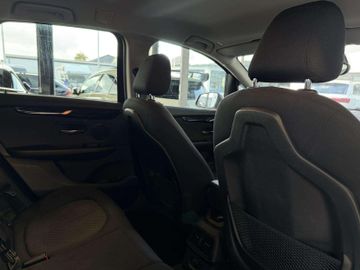 BMW 218 - 11