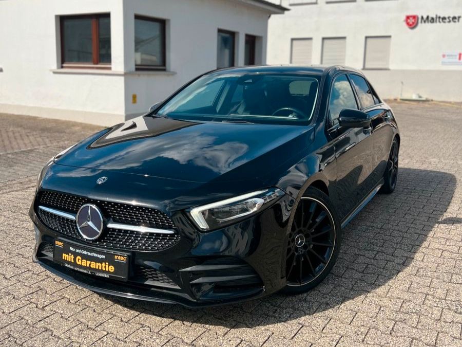 MERCEDES-BENZ A 220*AMG*MBUX*MULTI LED*ALL BLACK