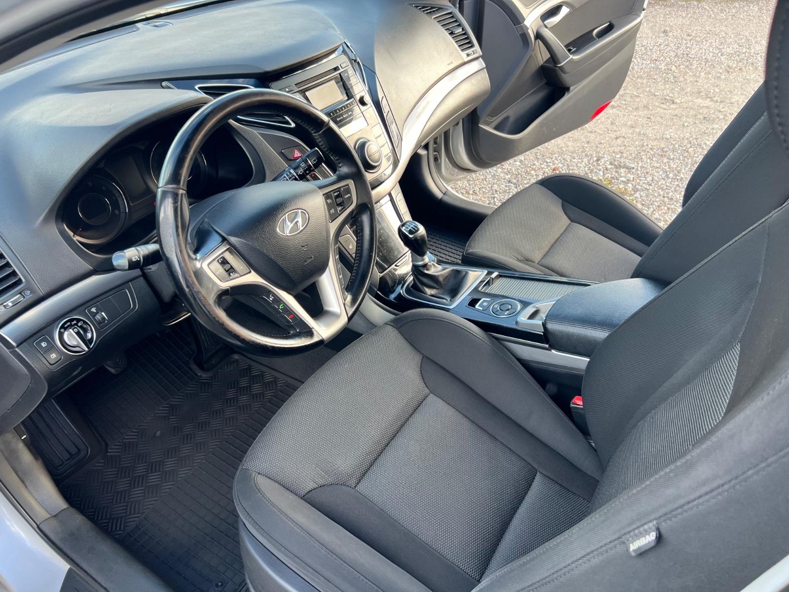 Hyundai i40 2013 — photo 12
