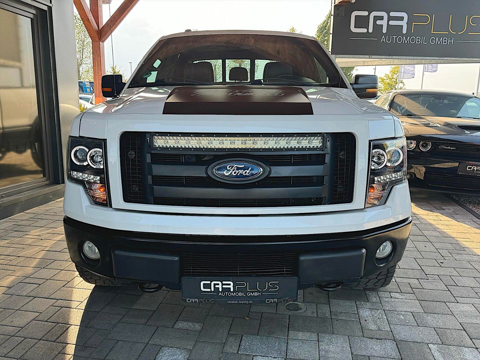 Fahrzeugabbildung Ford F150 5.0L V8 LARIAT Edition MAXI 4x4 LPG *LED*