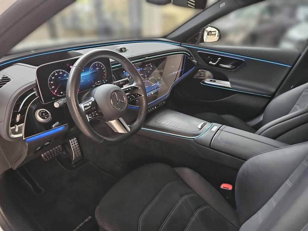Fahrzeugabbildung Mercedes-Benz E 300 deT 4M AMG Pano HUD Airm. Superscreen 3D