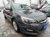 Opel Astra J Selection*1.HD*Klima*72.TKM*PDC*TÜV NEU - Opel Astra: 1.7