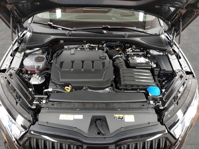 Fahrzeugabbildung Skoda Octavia Combi Sportline 2.0TDI DSG AHK LED 19"