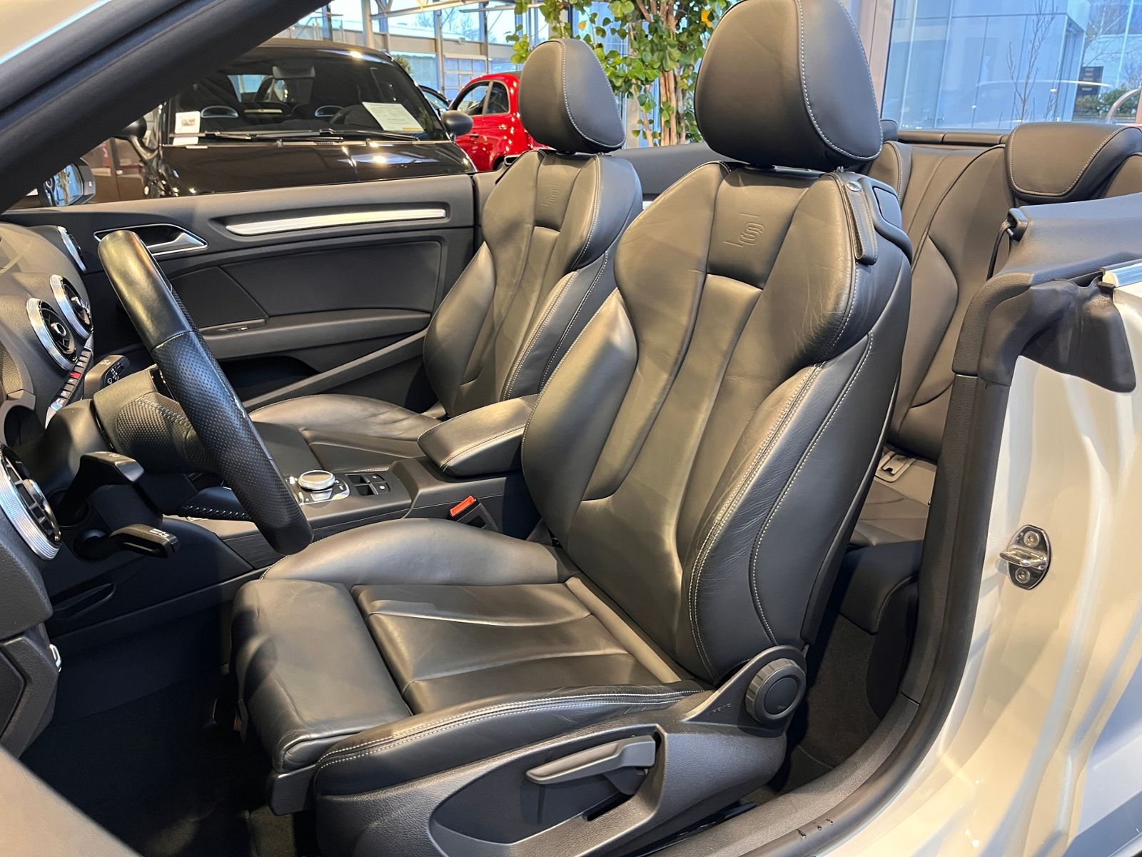 Fahrzeugabbildung Audi A3 Cabriolet 35 TFSI S line sport MATRIX LED NAV