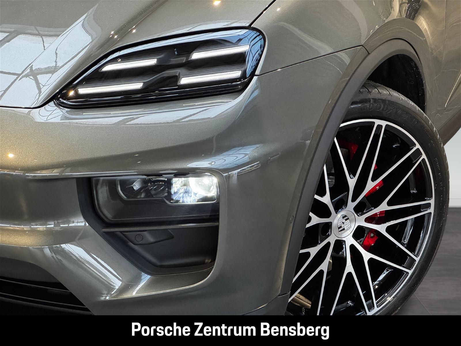 Porsche Macan 4S Electric