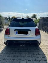 MINI Mini John Cooper Works  - weiße MINI John Cooper Works