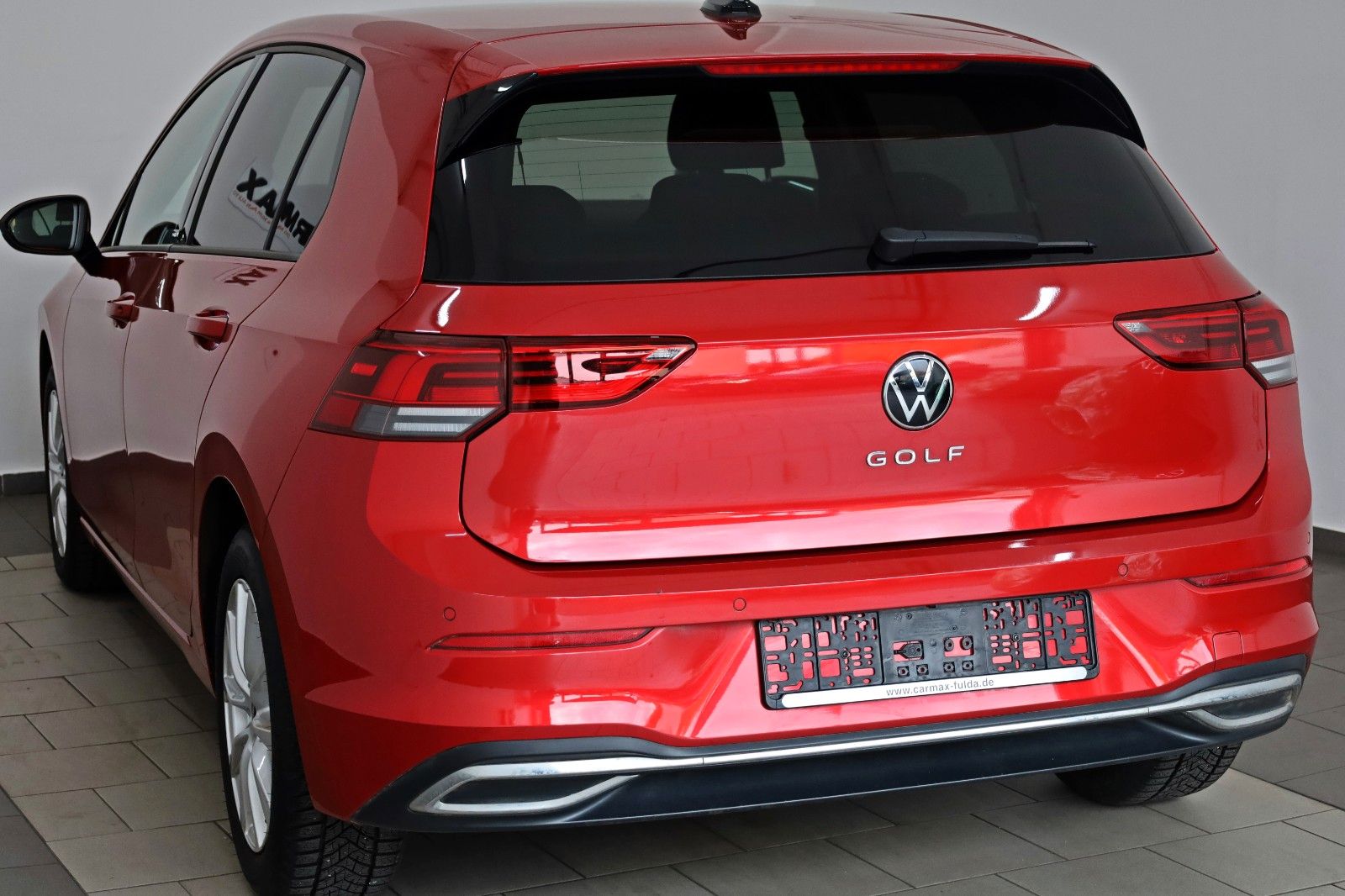 Fahrzeugabbildung Volkswagen Golf VIII Lim. Active Navi,LED,SH,PDC,ACC,SR+WR