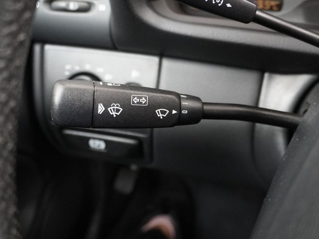 Mercedes-Benz CLK 200 Coupé K. Elegance Händlerwartung Leder a