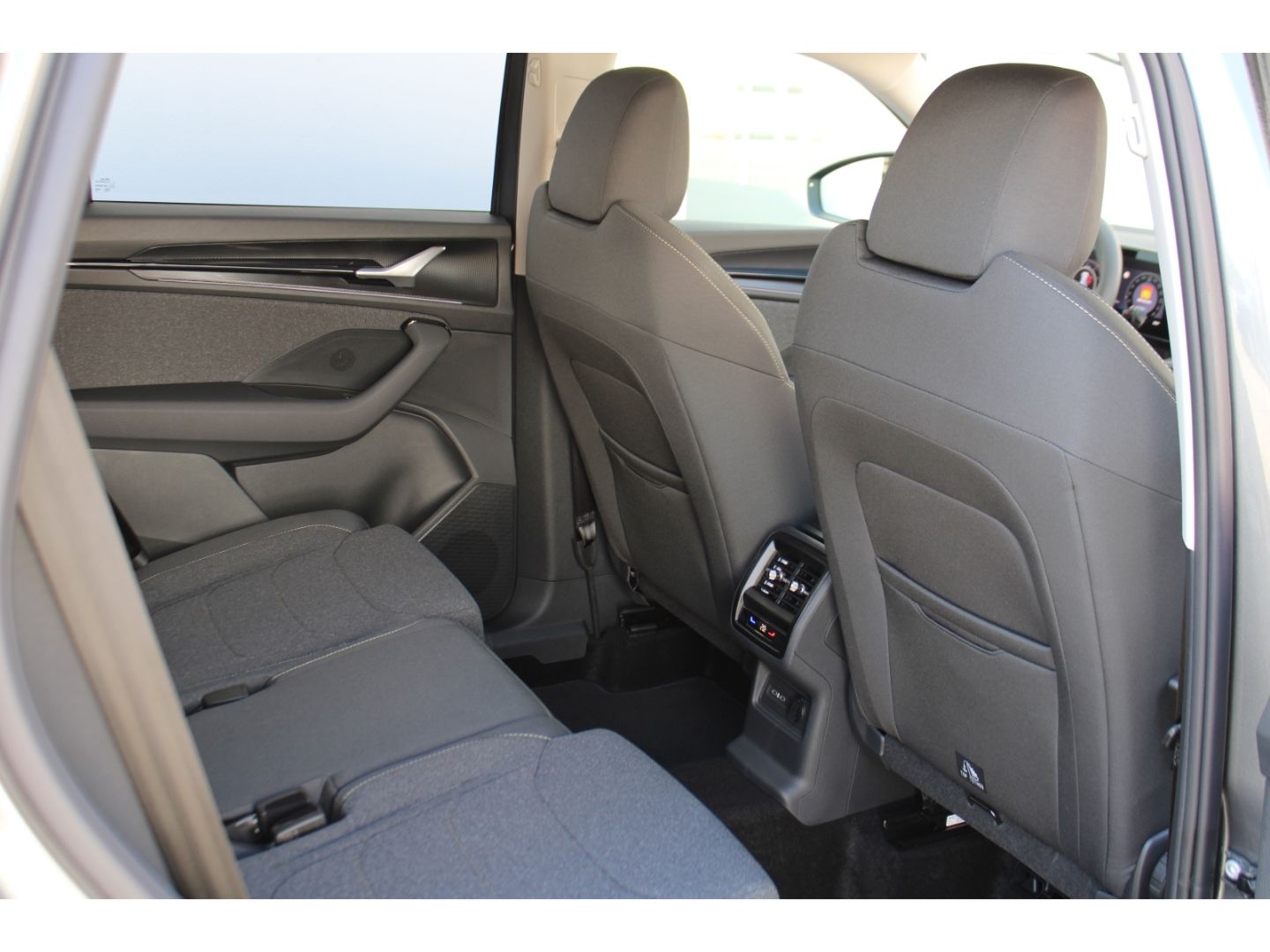 Fahrzeugabbildung SKODA Kodiaq Selection 1,5 TSI mHEV ACC AHK LED TWA RF
