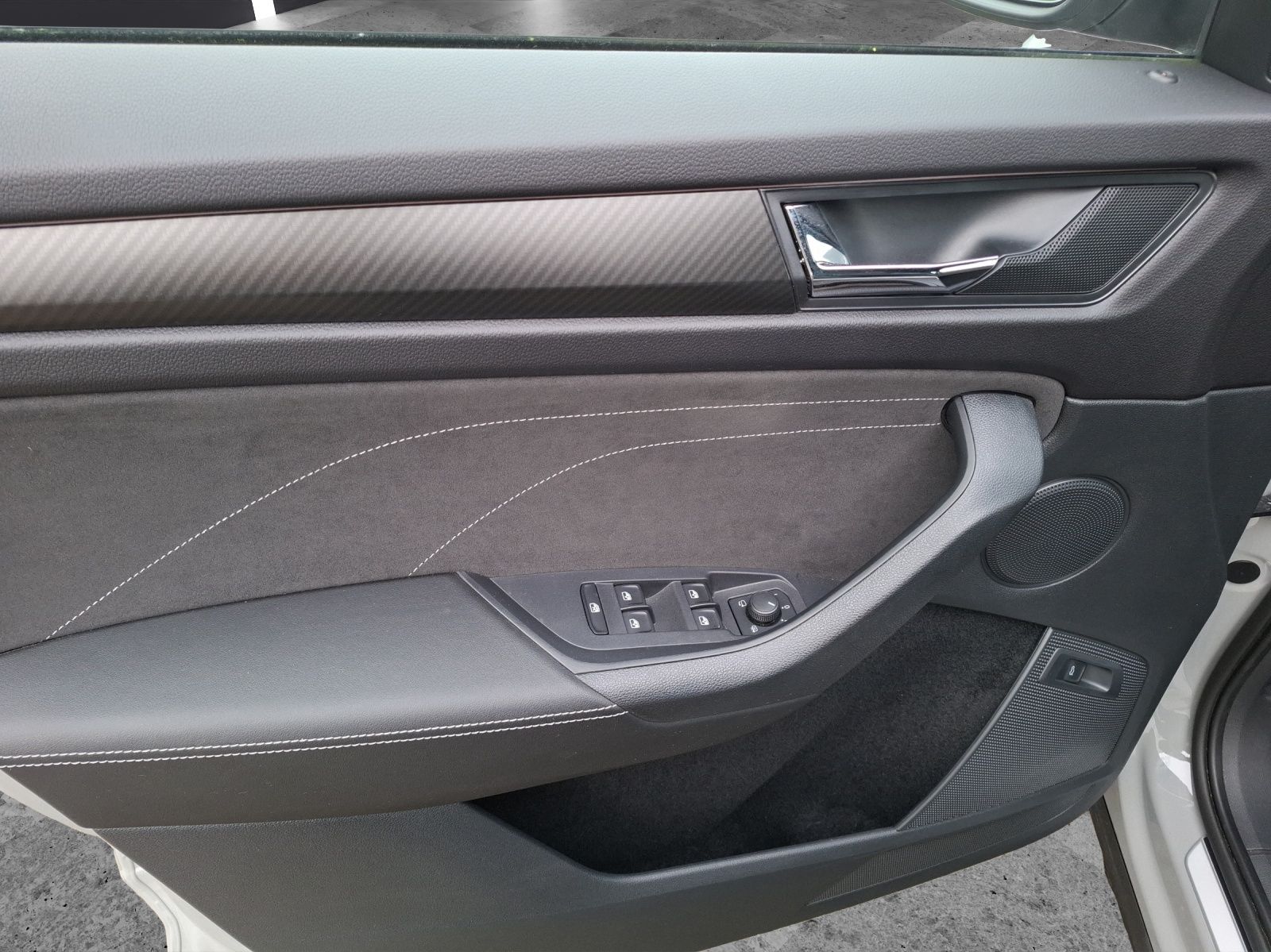 Fahrzeugabbildung SKODA Kodiaq TSI Sportline DSG Matrix Navi AID GRA PDC