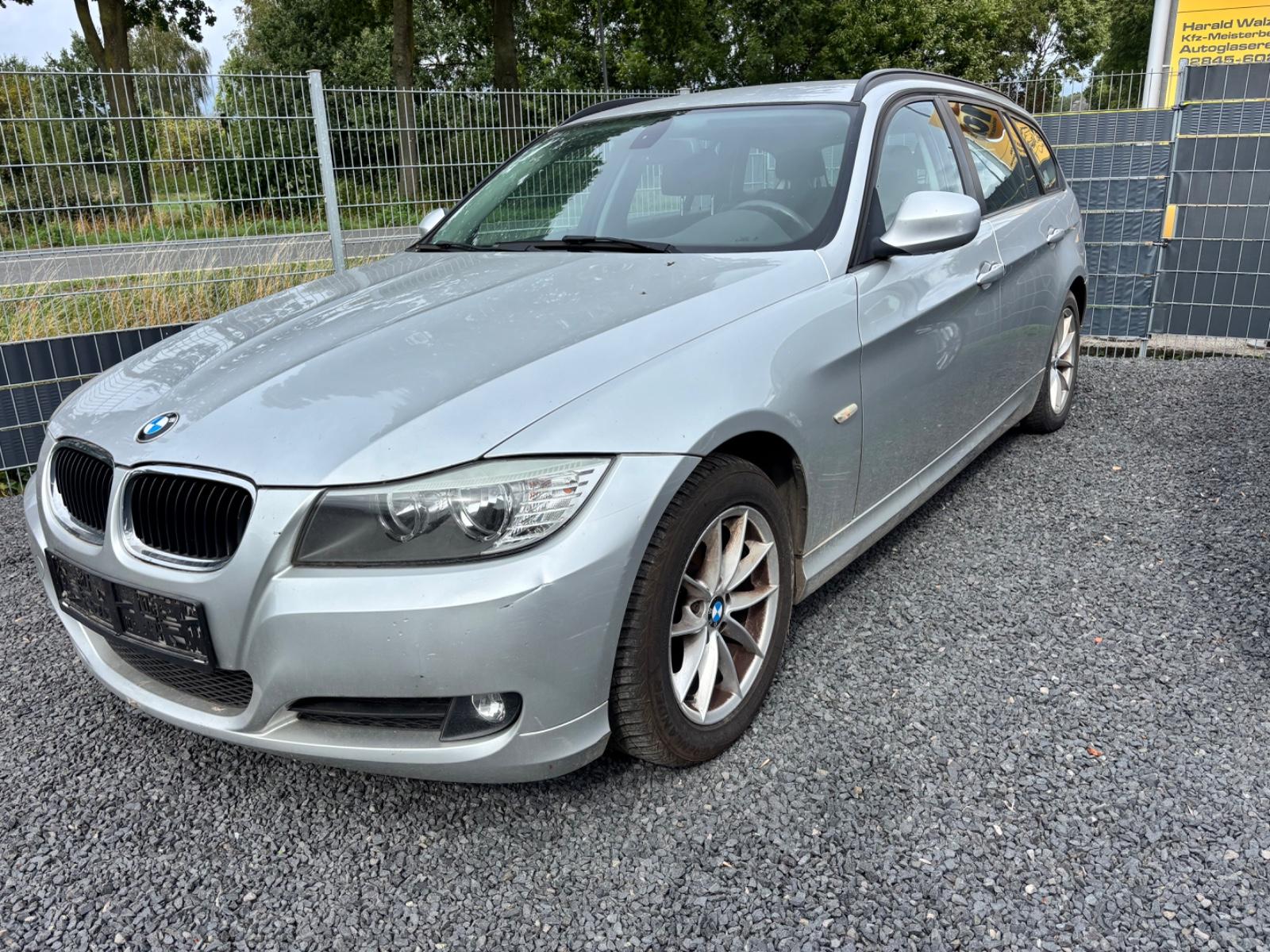 BMW 318, 2012