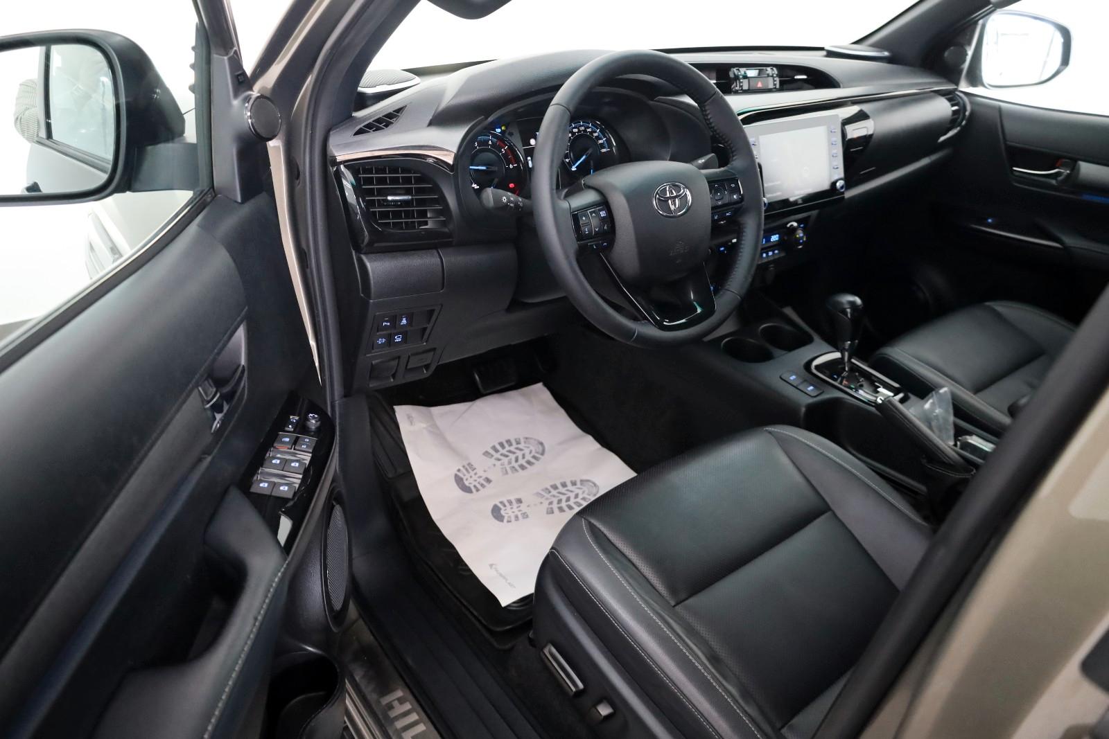 Toyota Hilux 2.8 D-4D Invincible,4x4,ACC,SR+Allterrain