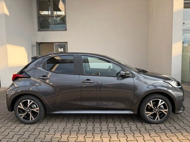 Fahrzeugabbildung Toyota Yaris Teamplayer 1.5l Hybrid 116PS Automatik!