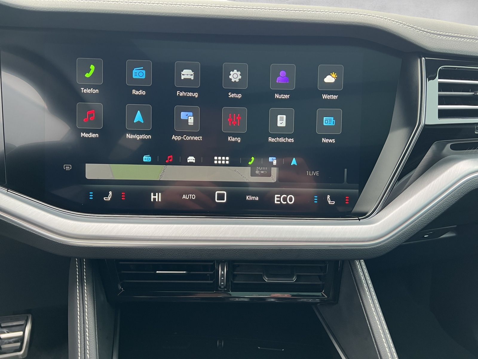 Touareg R-Line 3.0 V6 TDI 4M Leder*AHK*Luft*Blac