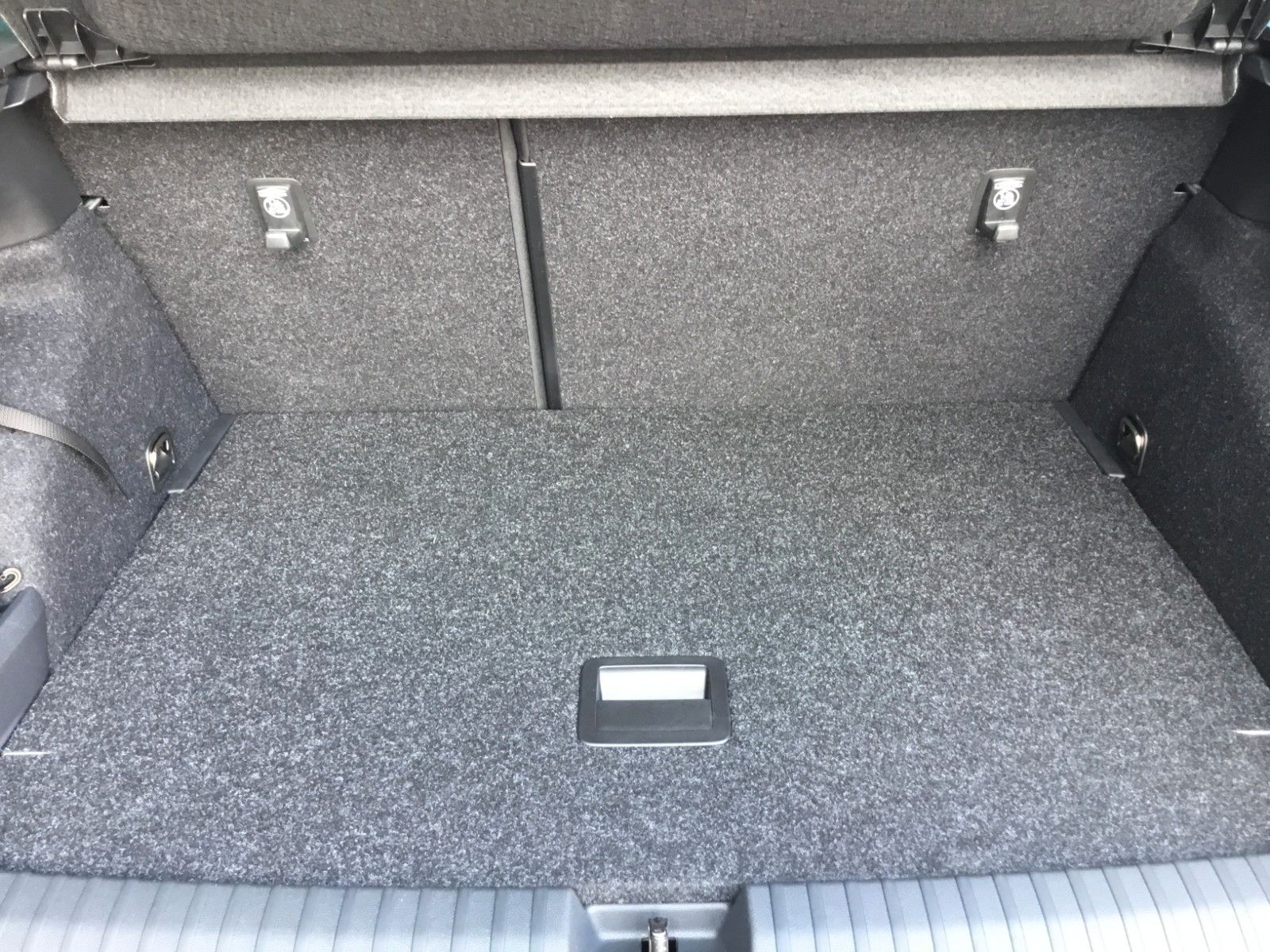 Fahrzeugabbildung SKODA Kamiq 1.5 TSI DSG Monte Carlo+AHK+Navi+Kamera