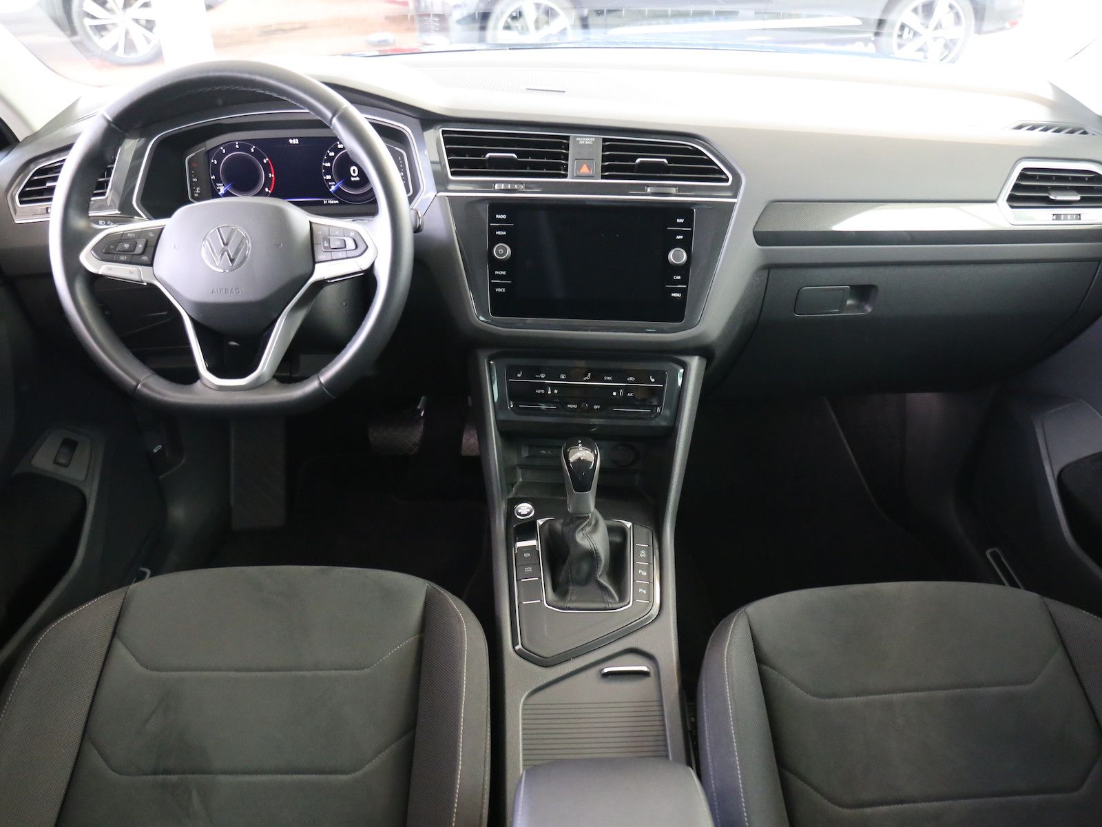 Volkswagen Tiguan DSG ELEGANCE LED MATRIX IQ ACC KAMERA imagem 2