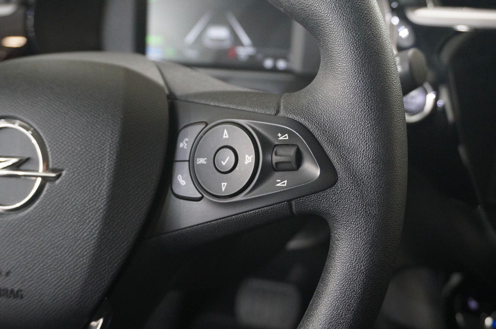 Fahrzeugabbildung Opel Corsa-e F EDITION 3-PHASIG NAVI/KAMERA/SHZ/DAB+