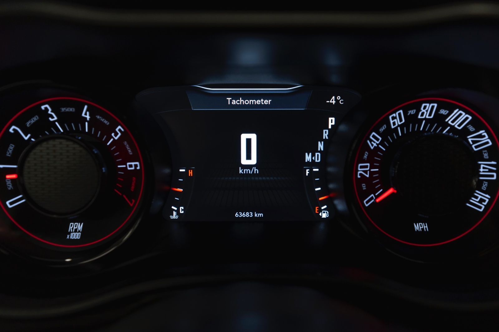 Fahrzeugabbildung Dodge Challenger 3,6L SXT ALPINE KAM CARPLAY M+S