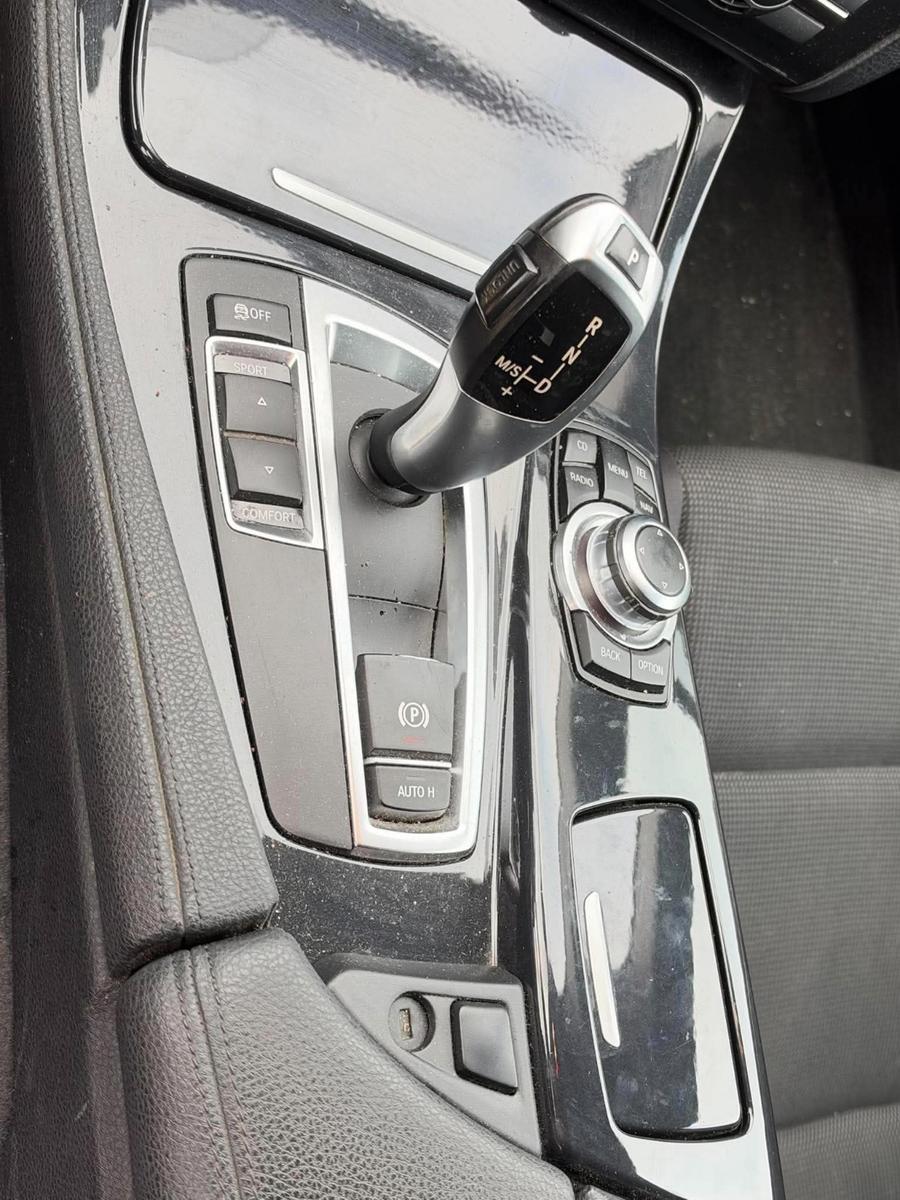 BMW 520 2011 — photo 13