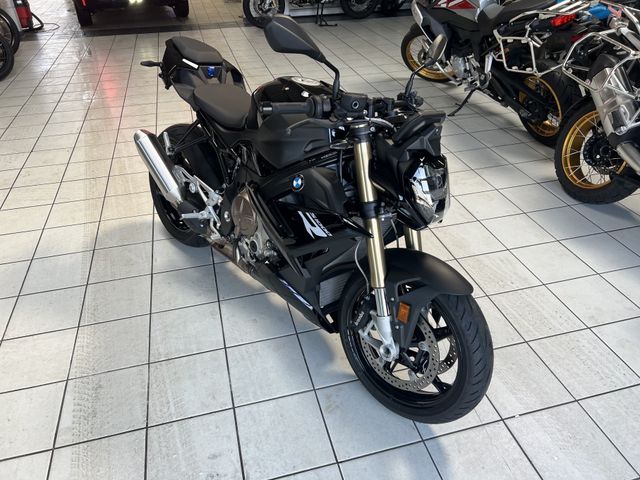 BMW S 1000 R M Kette, Beide Pakete