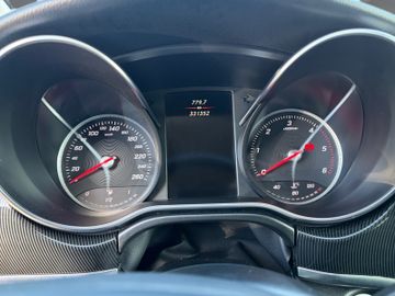 Mercedes V 250 - 12