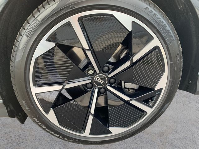 Q4 Sportback e-tron 45 QUATT S LINE+MATRIX+AHK+