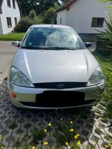 Ford Focus Kombi 1.6i  77.000 km - Ford Focus aus 1999: Kombi