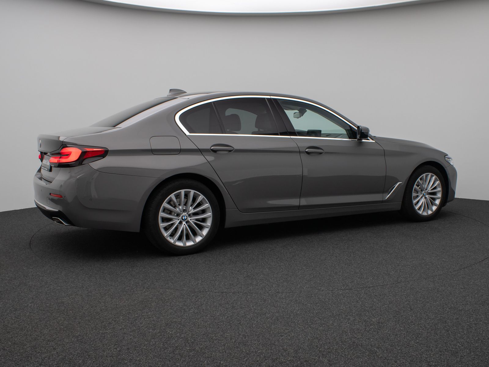 Fahrzeugabbildung BMW 530i Luxury Line Kamera Laser HUD DAB H/K SoftCL