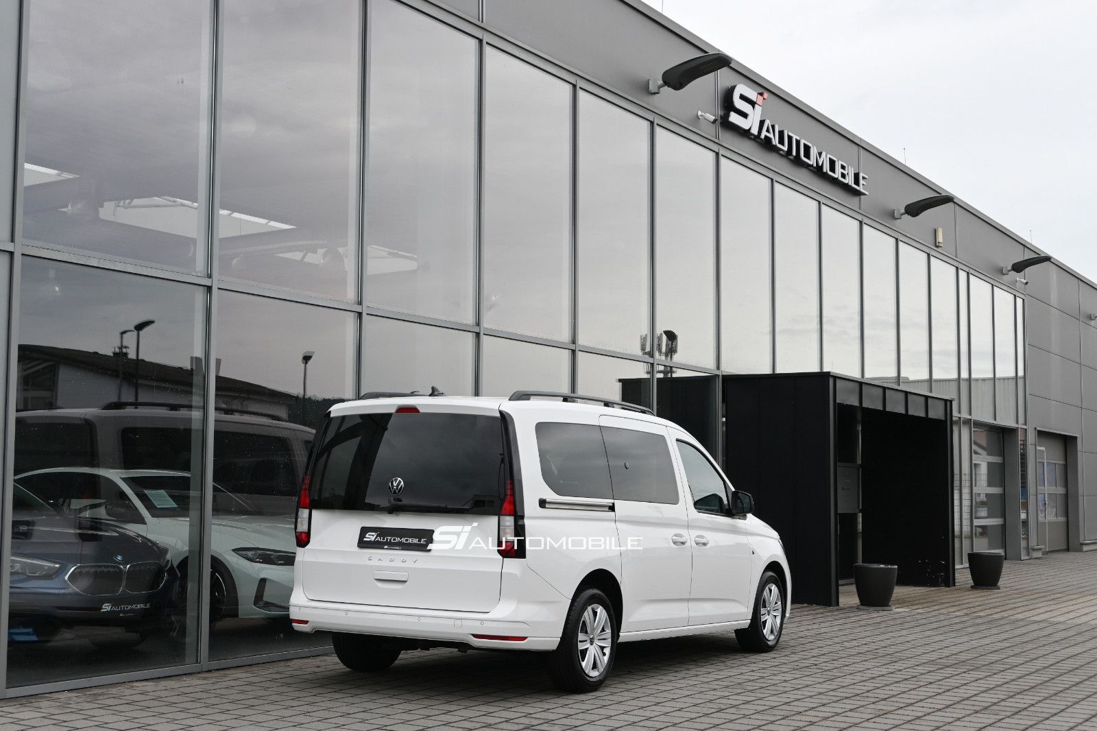 Fahrzeugabbildung Volkswagen Caddy Maxi 2.0 TDI DSG °ACC°AHK°LED°KAMERA°8FACH