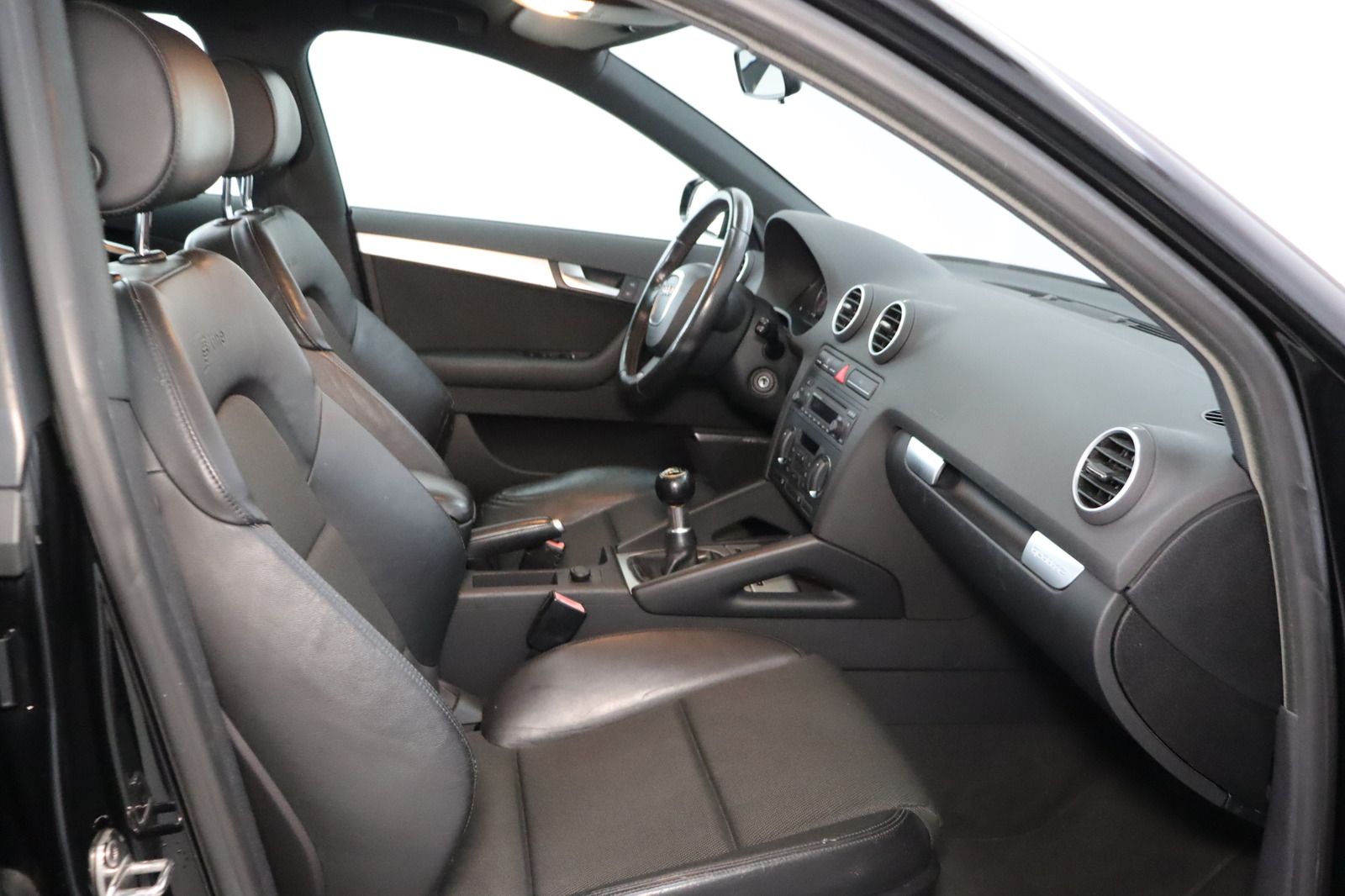Fahrzeugabbildung Audi A3 Sportback 2.0 TDI quattro S line Sportpaket p