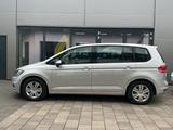 Volkswagen Touran 1,2 TSI Trendline BMT 7-Sitzer+Navi+AHK - Volkswagen Touran Trendline mit Benzin-Antrieb