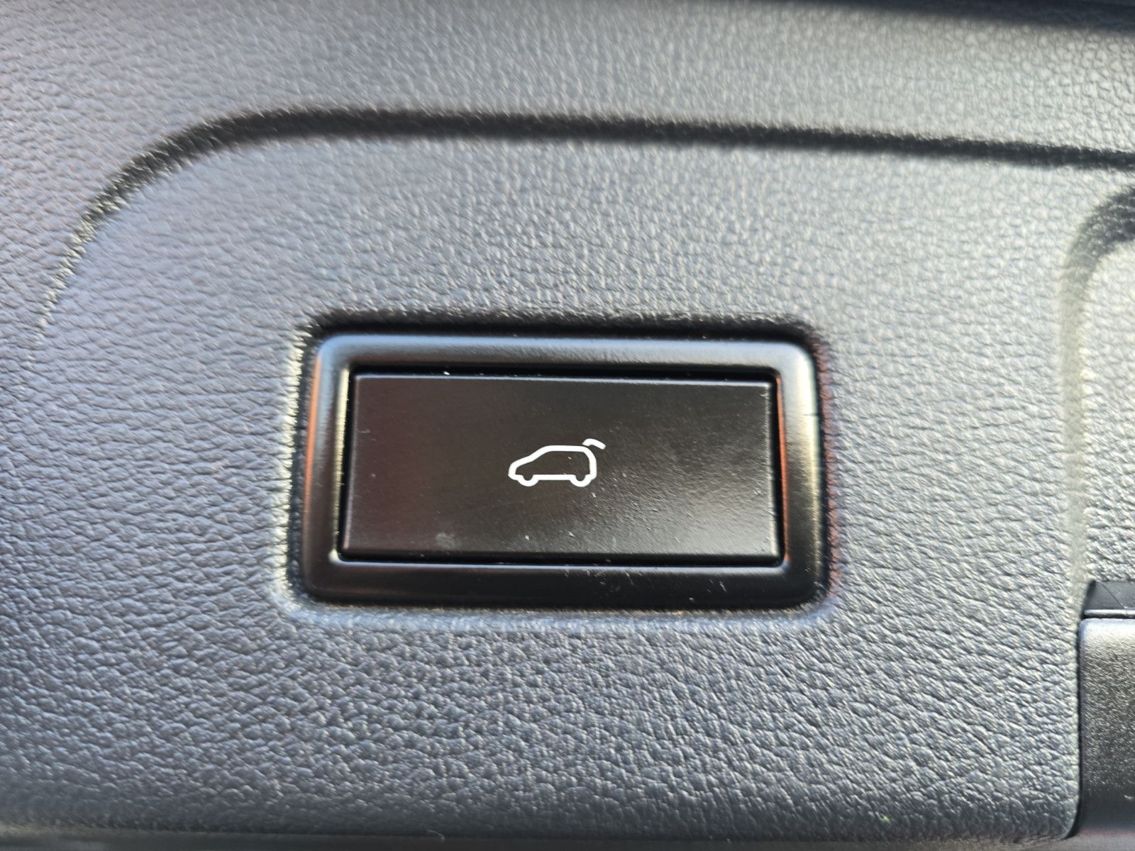 Fahrzeugabbildung Volkswagen Touran Highline+NAVI+LEDER+LED+AHK+TEMPOMAT+DSG