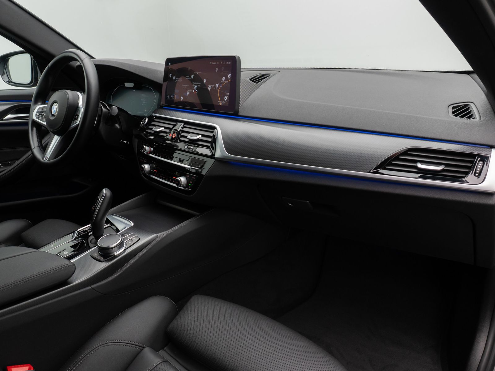Fahrzeugabbildung BMW 540d xD M Sport Laser HUD DAB HiFi ACC Komfort