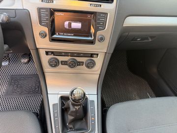 Volkswagen Golf - 11