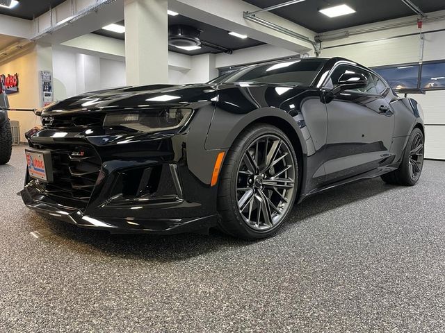 Fahrzeugabbildung Chevrolet CAMARO ZL1-1SE  6.2 V8 KOMPRESSOR CARBON SOFORT!