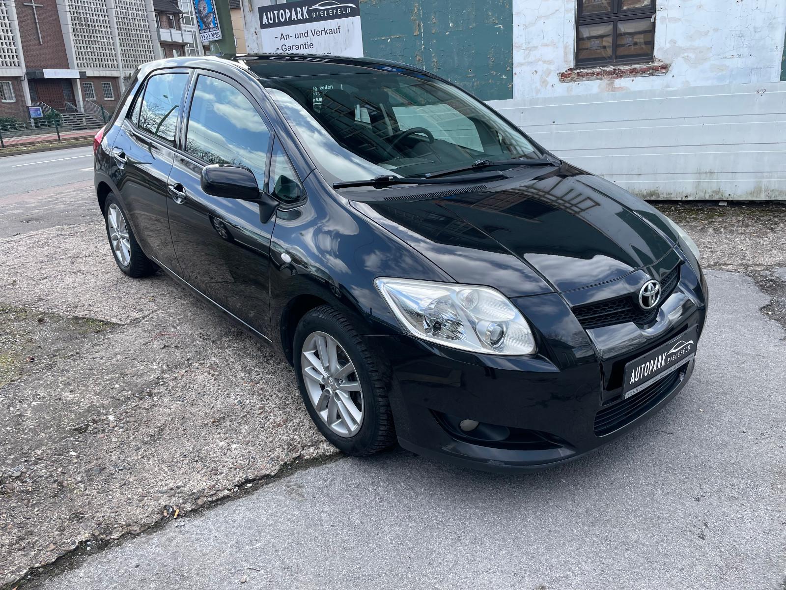 Toyota Auris 1.3 Life / Klimaauto. / Allwetterreifen