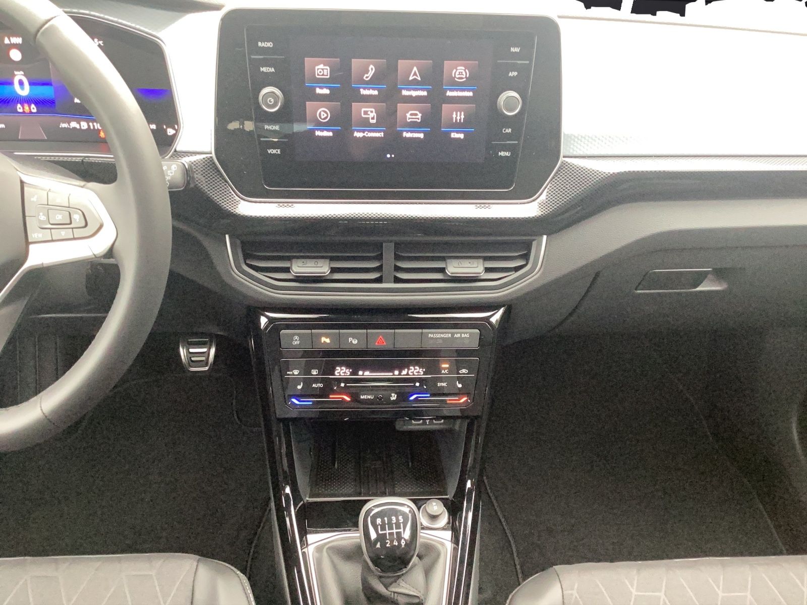 Fahrzeugabbildung Volkswagen T-Cross TSI Energy LED ACC RFK AHK