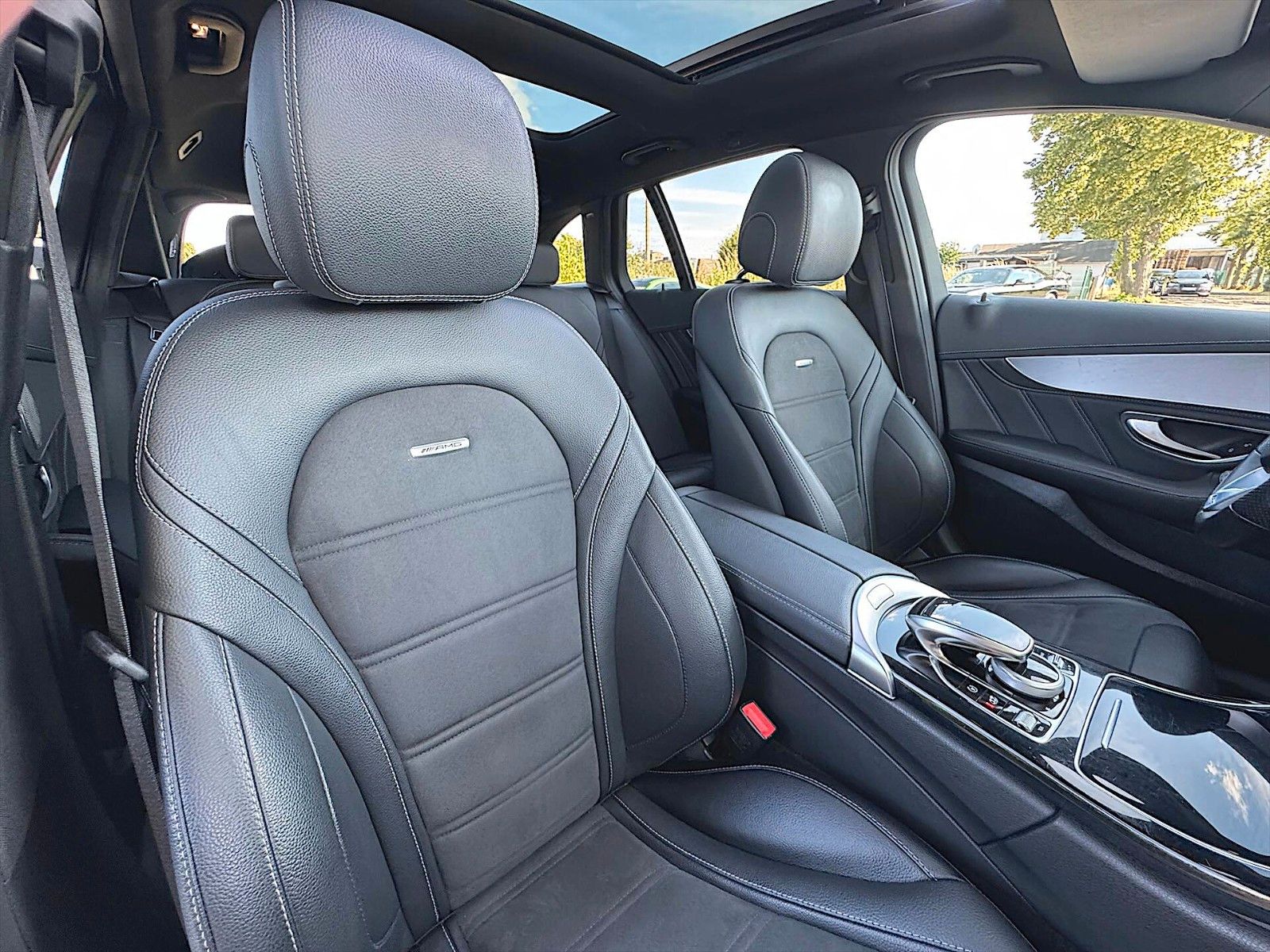 Fahrzeugabbildung Mercedes-Benz C 63 T AMG Night Paket *ACC*Pano*Burmester*LED*