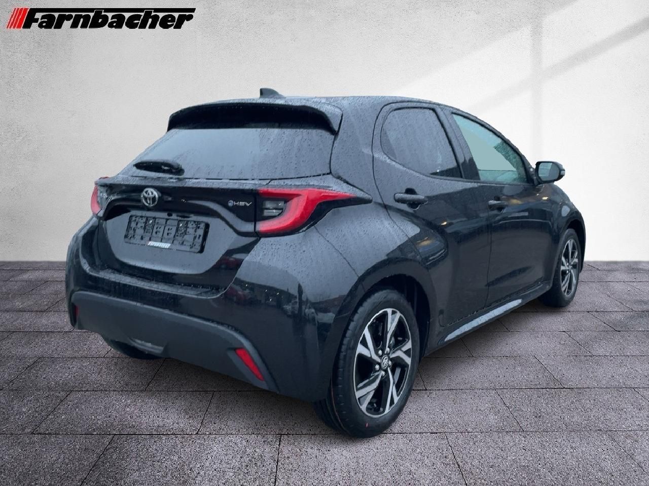 Fahrzeugabbildung Toyota Yaris Hybrid 116PS Teamplayer + Comfort Paket