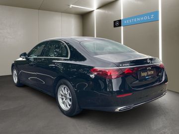 Mercedes E 200 - 5